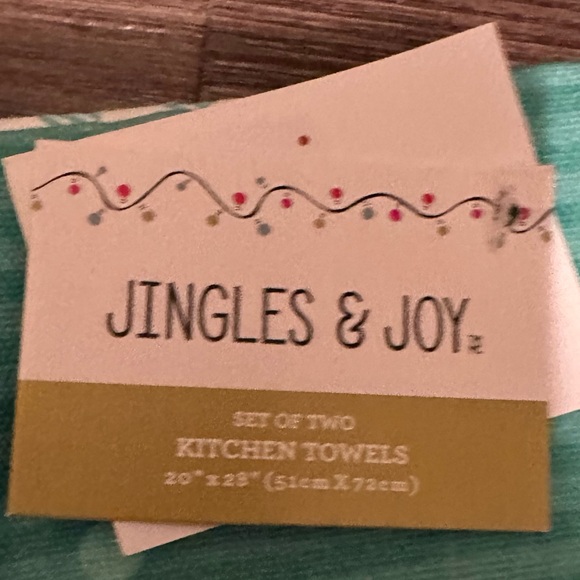 JINGLES & JOY. Set of 2 Kitchen Hand Towels Holiday Penguin - Picture 3 of 3